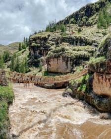 Fotos Qeswachaka - Vista del puente con el rio cargado
