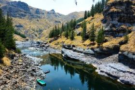 Fotos Qeswachaka - Vista del rio, el cual atraviesa el puente colgante