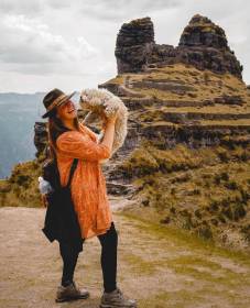 Waqra Pukara Photos - Photo of a Tourist with a Puppy